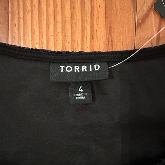 Black Snakeskin Print Velvet High Neck Tee NWT - Picture 3 of 4